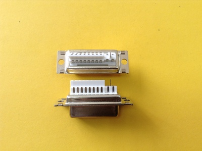 DVI(24+5)焊 白胶 G/F 前镍后锡宽边