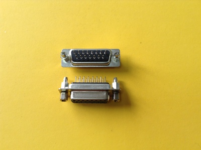 DB15S插板180度 黑胶 镍壳后铆鱼叉锁螺丝