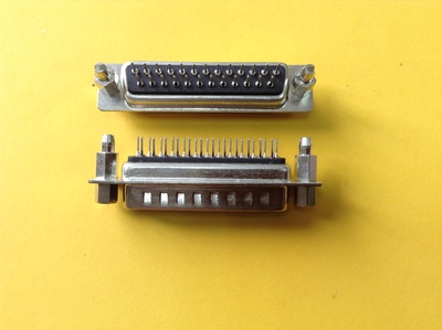 DB25M插板180度 黑胶 镍壳后铆鱼叉锁螺丝